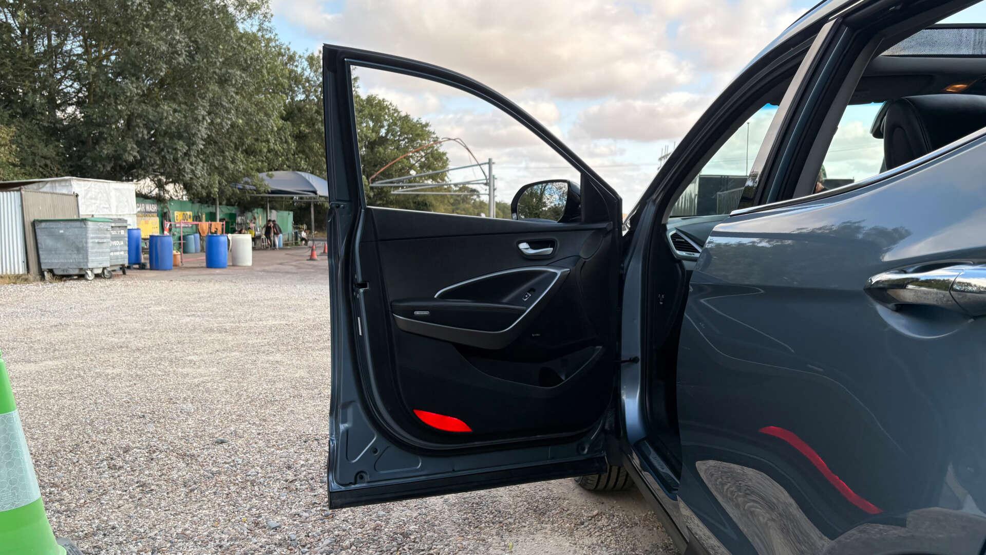 Hyundai Santa Fe view 44