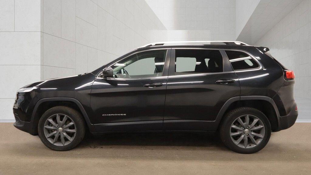 Jeep Cherokee view 6
