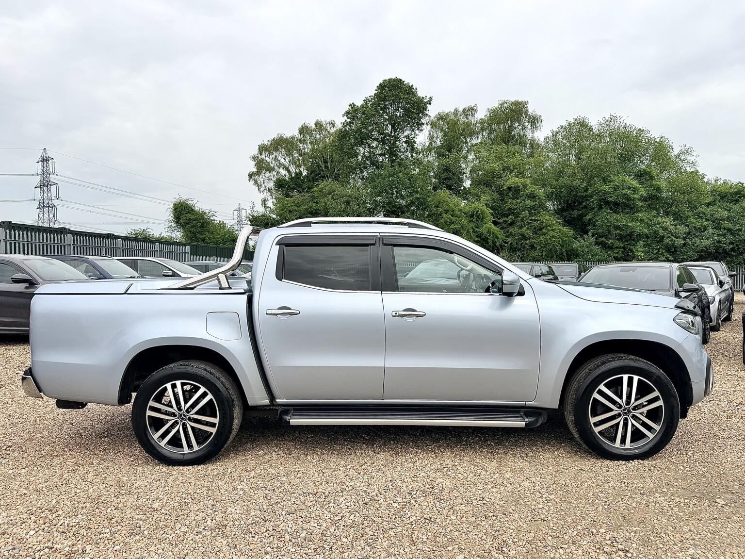 Mercedes-Benz X-Class view 2