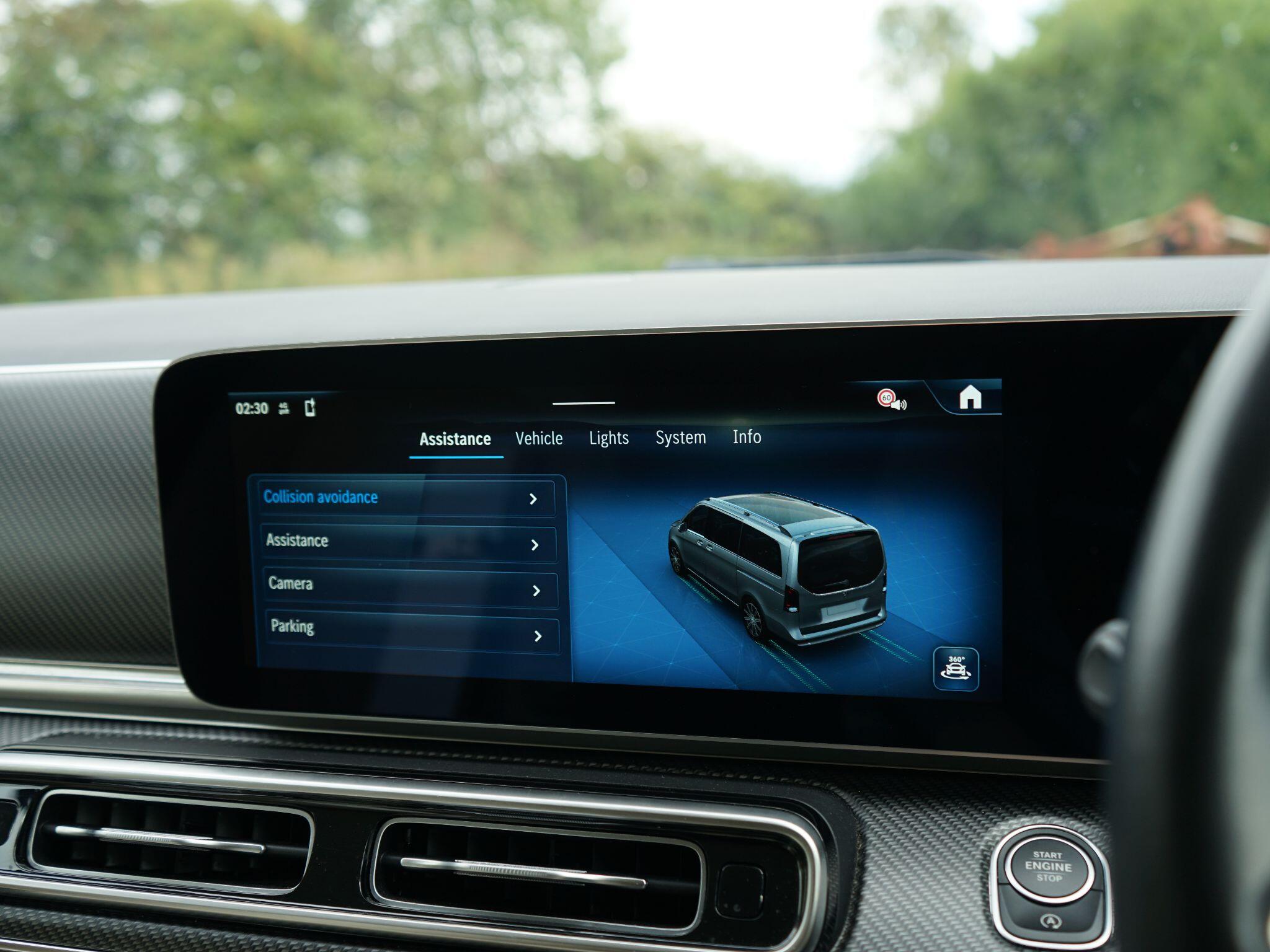 Mercedes-Benz V Class view 32