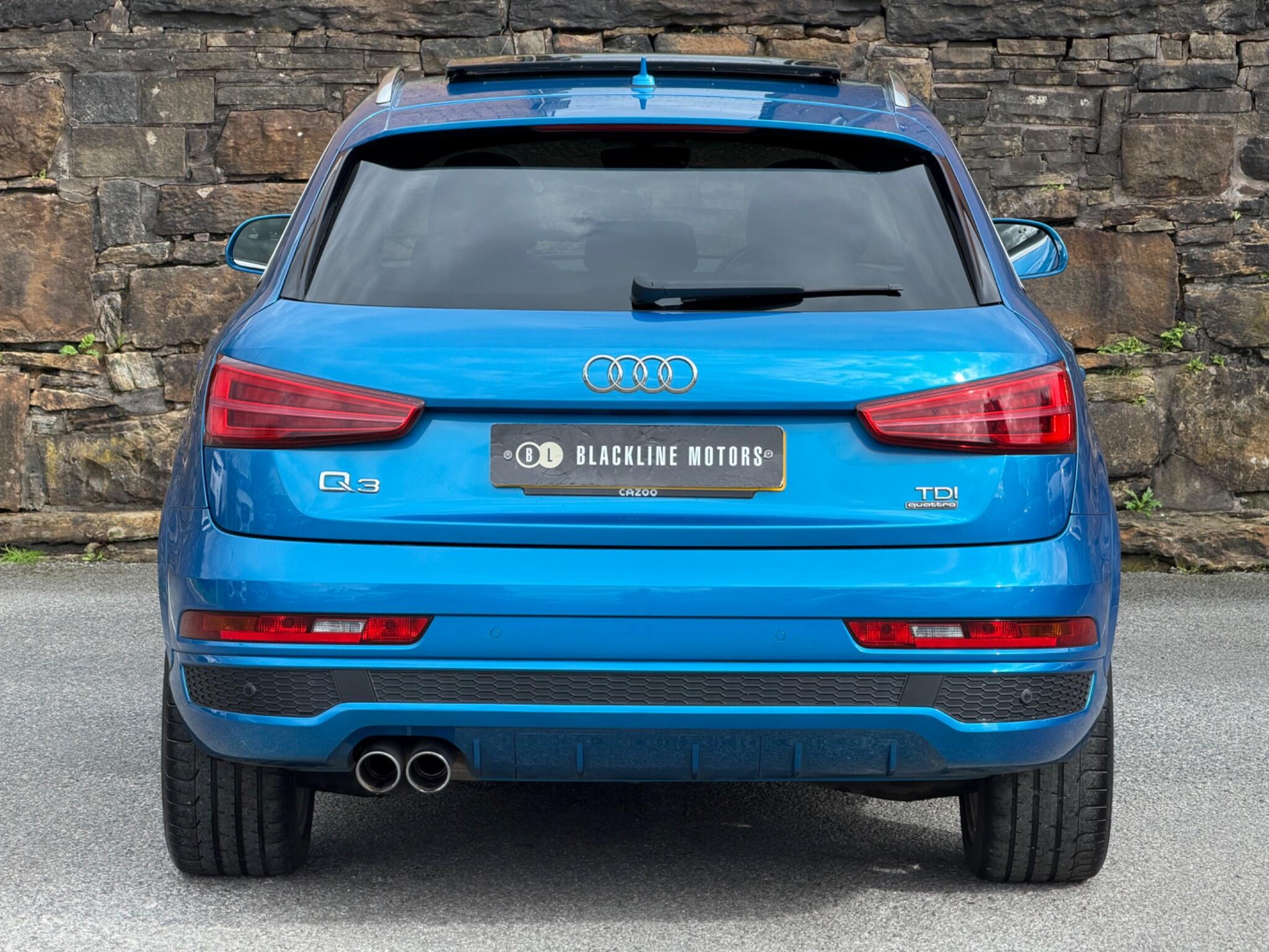 Audi Q3 view 6