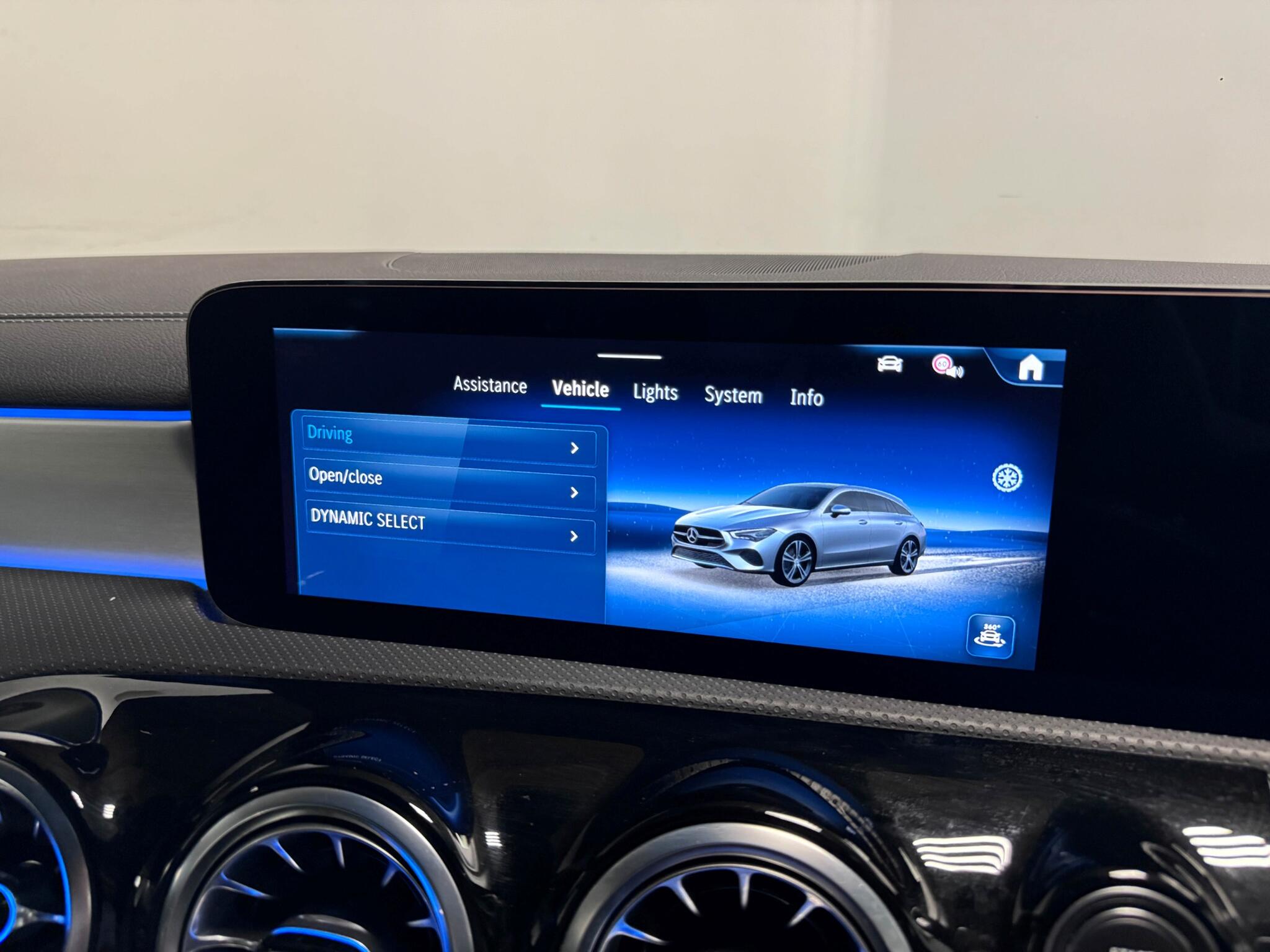 Mercedes-Benz Cla view 49