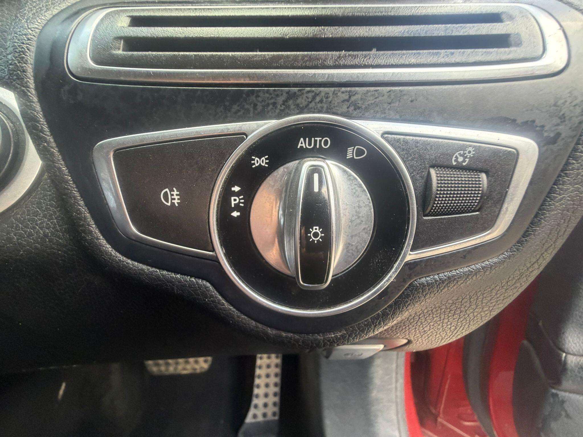 Mercedes-Benz C-Class view 18