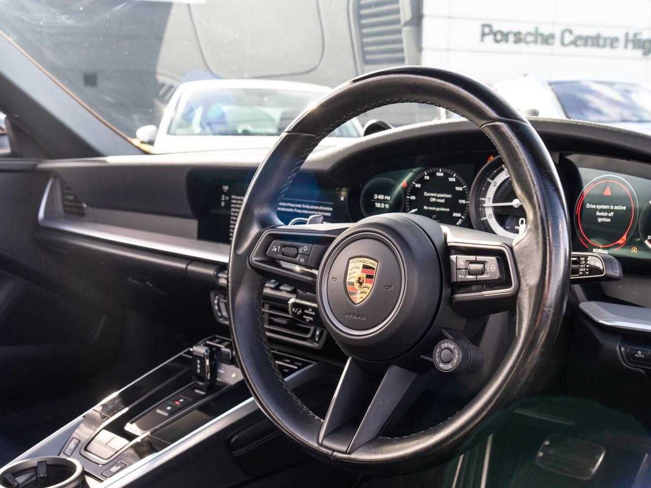 Porsche 911 view 4