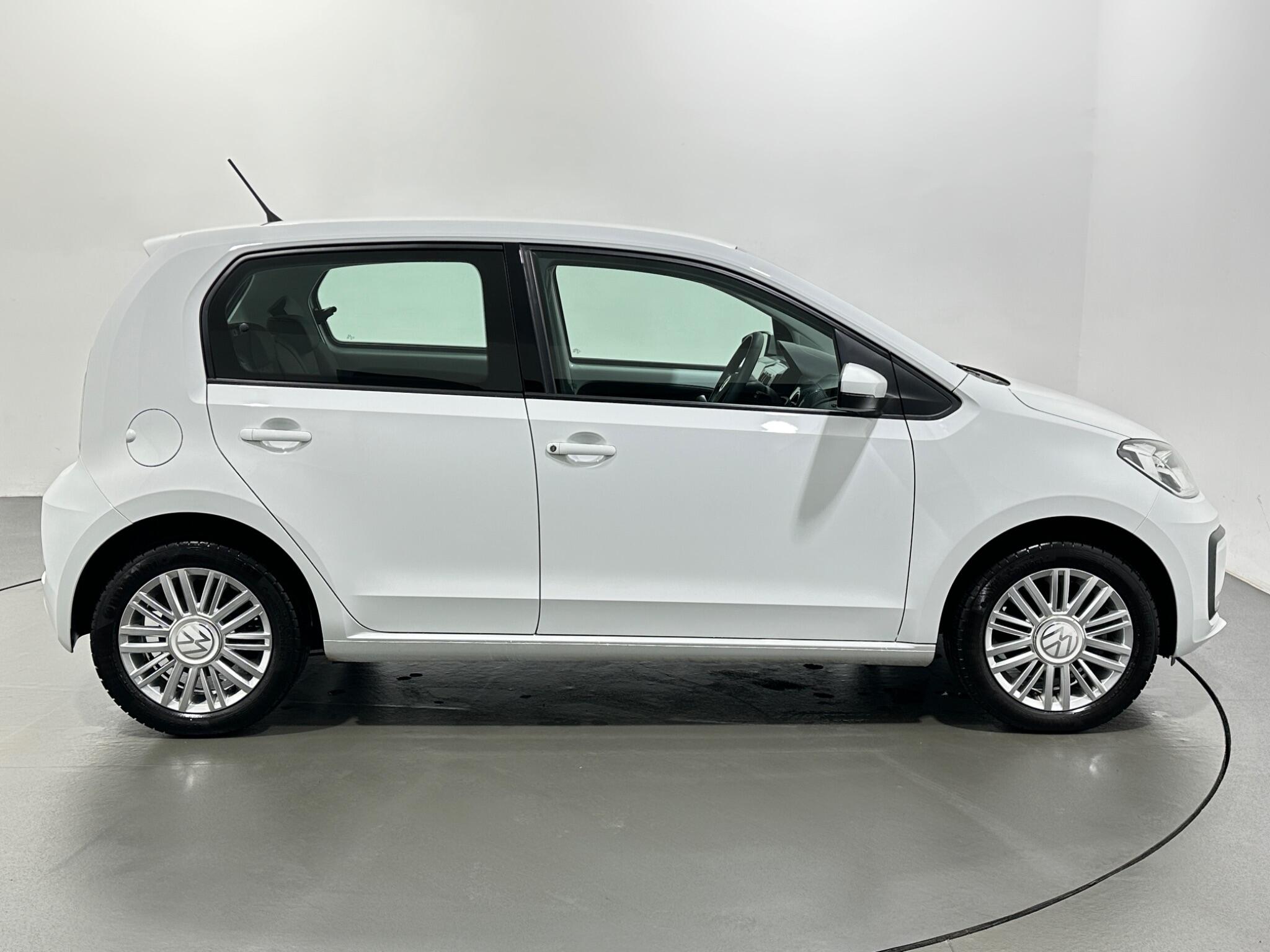 Volkswagen Up! view 9