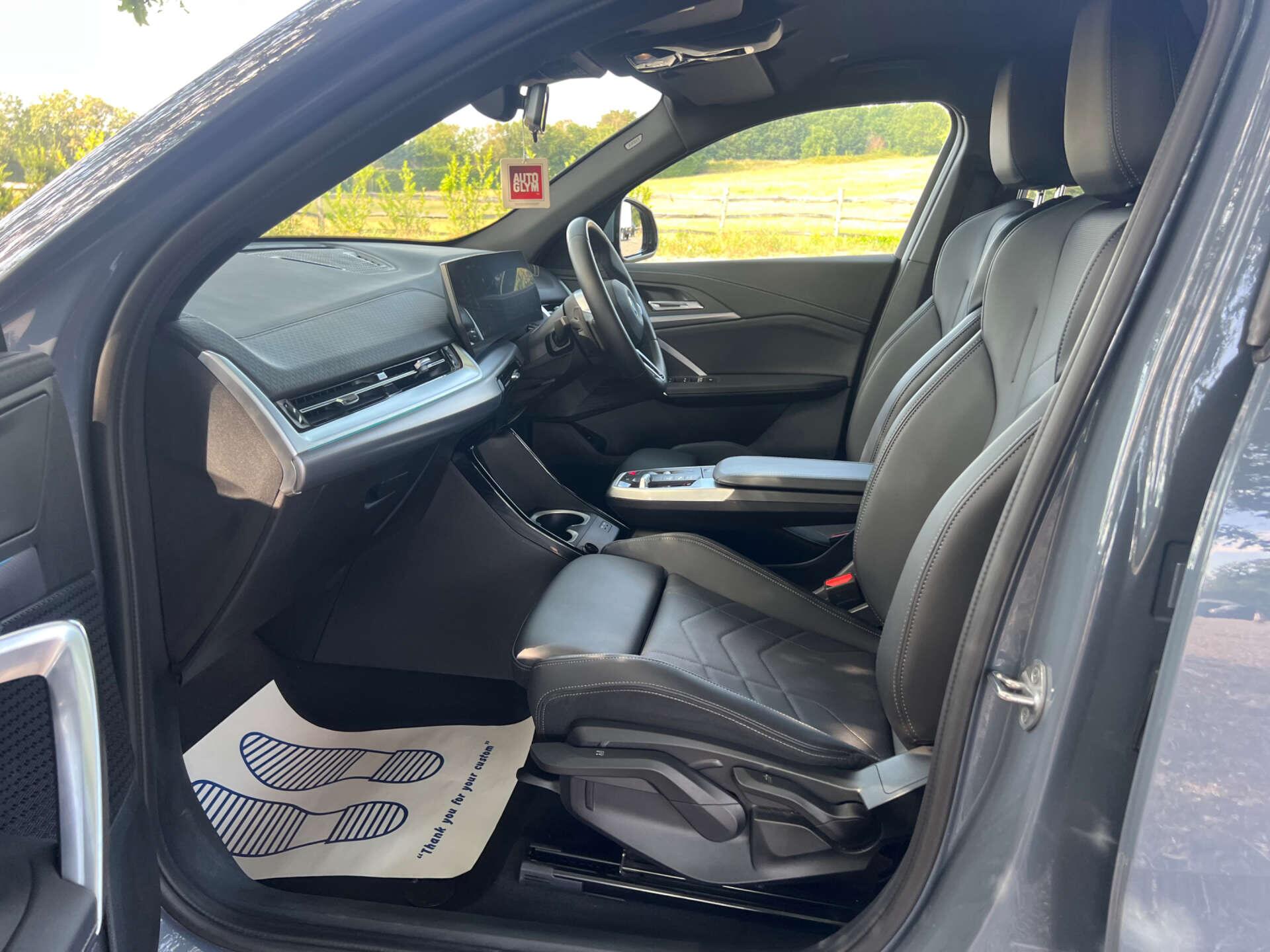 BMW Ix2 view 29
