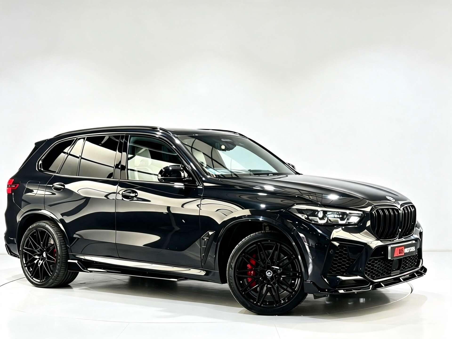BMW X5 M view 3