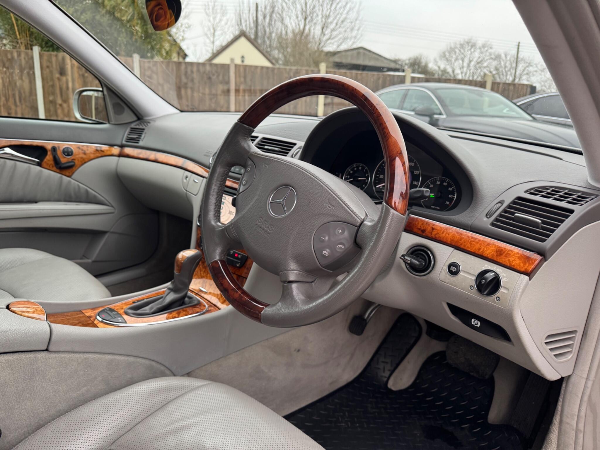 2005 Mercedes-Benz E Class 3.5 E350 Elegance 7G-Tronic 4dr • 69,000 miles image 16