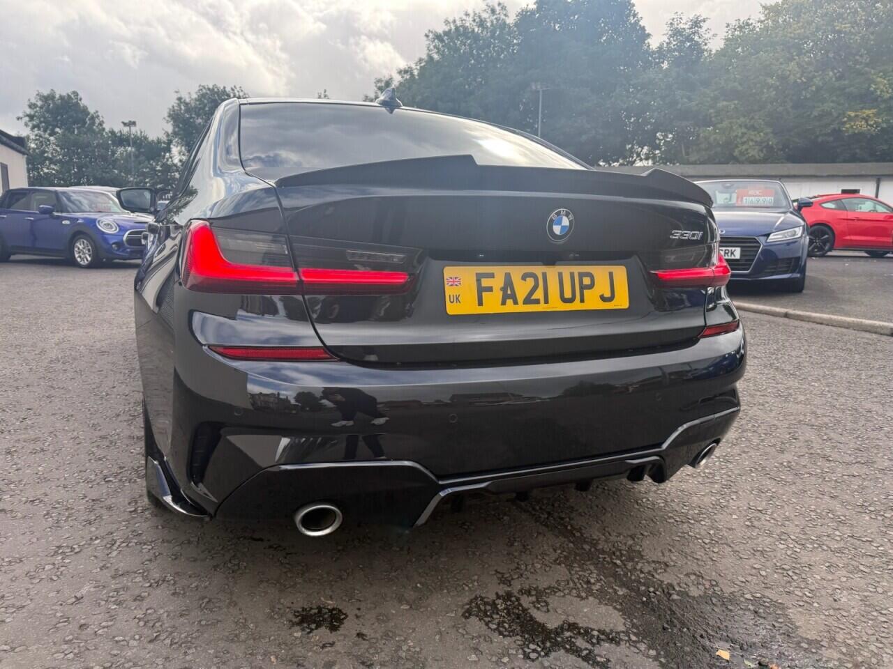 BMW 3 Series view 6