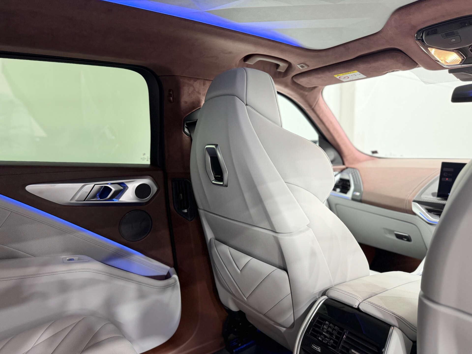 BMW XM view 16
