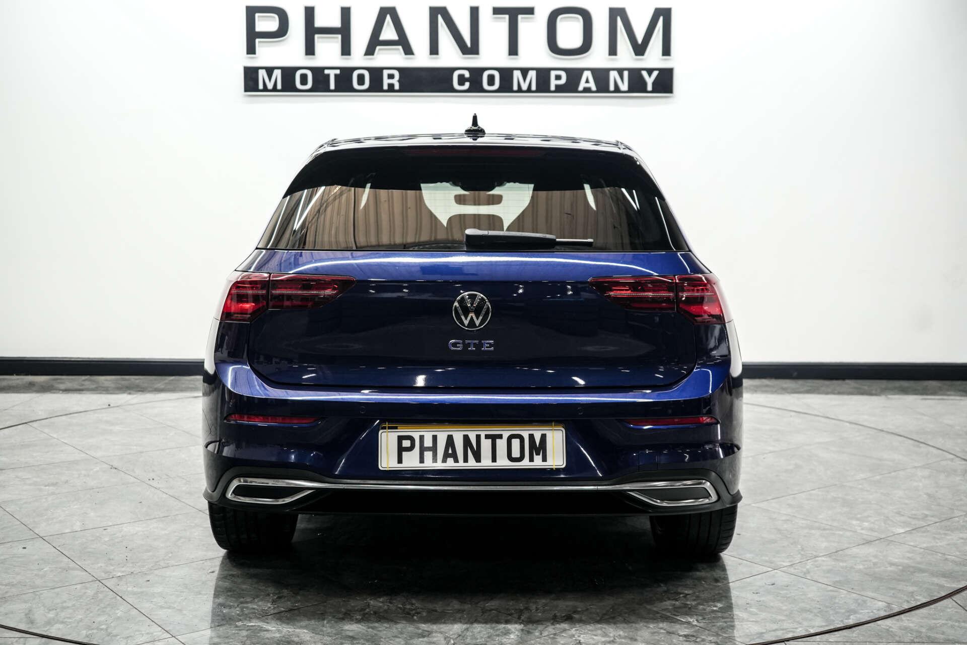 Volkswagen Golf view 4