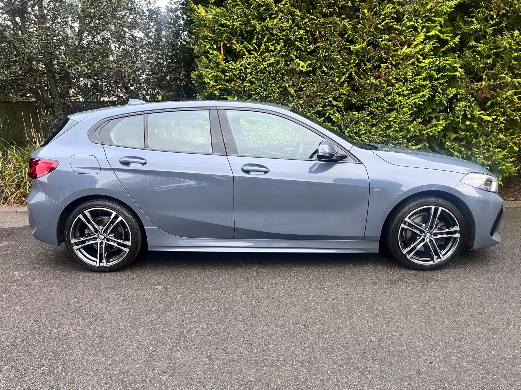 BMW 1 Series view 18