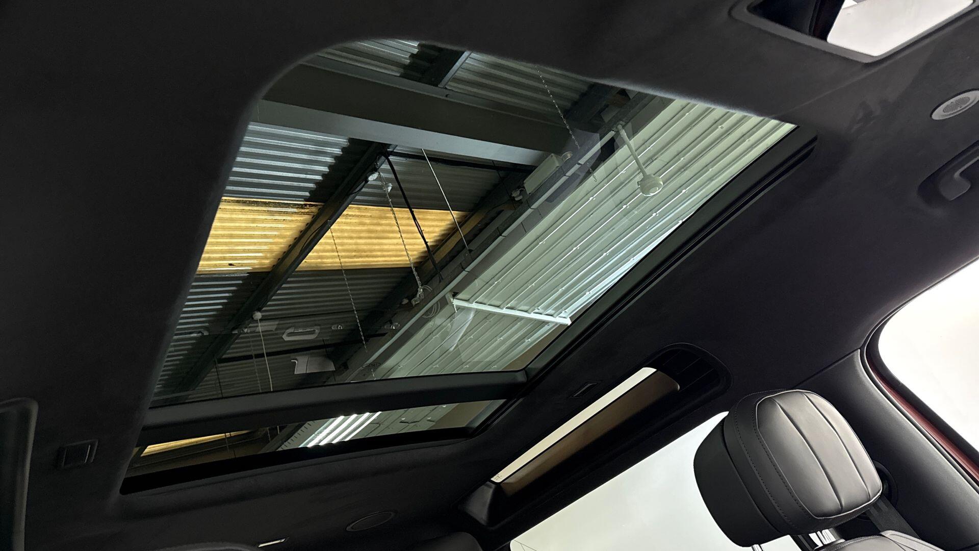 Land Rover Defender view 21