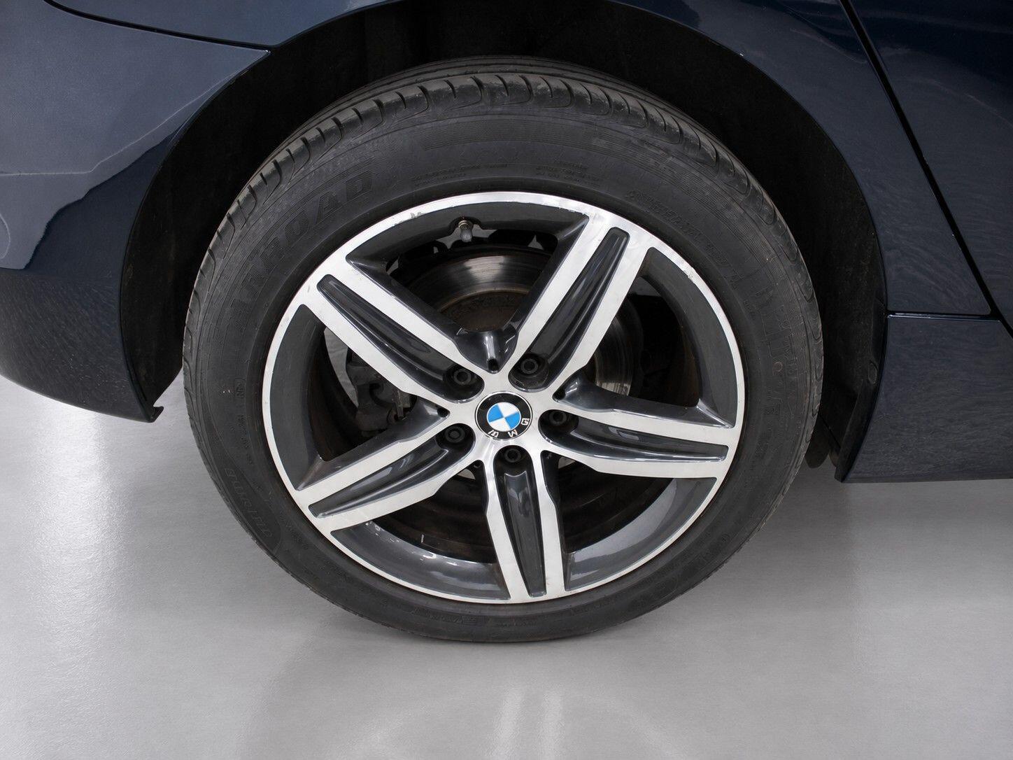 BMW 2 Series view 55