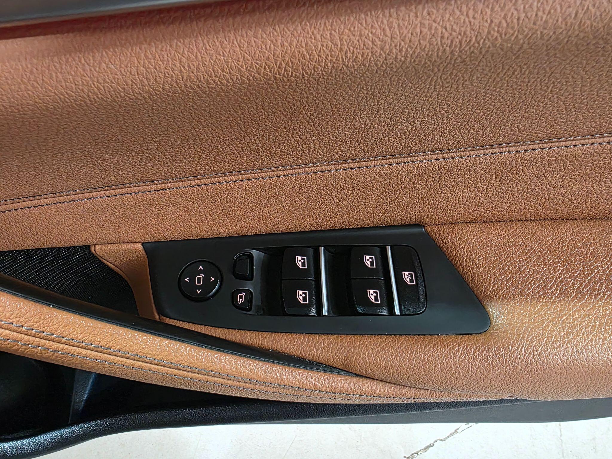 BMW 5 Series view 19