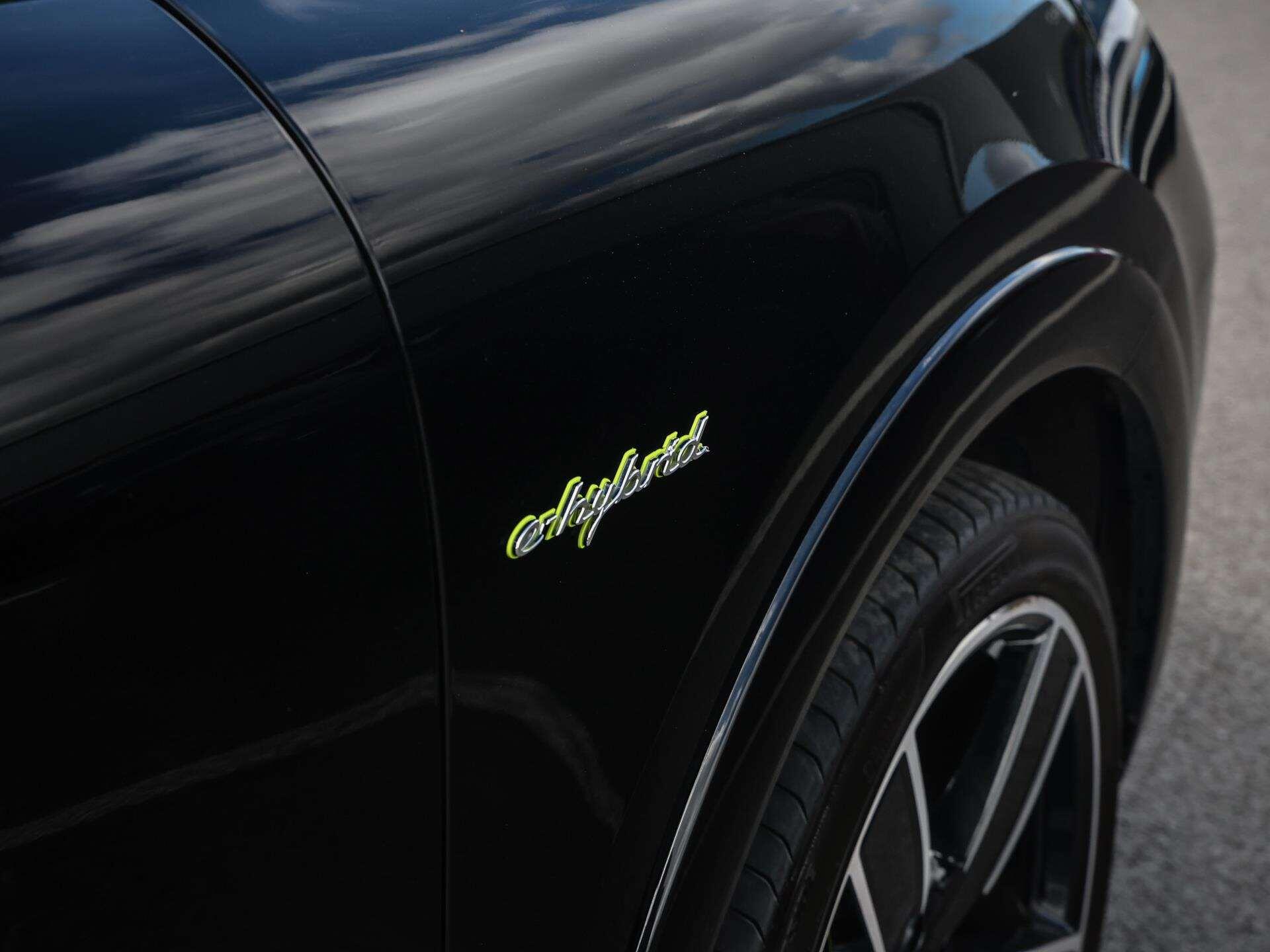 Porsche Cayenne view 30