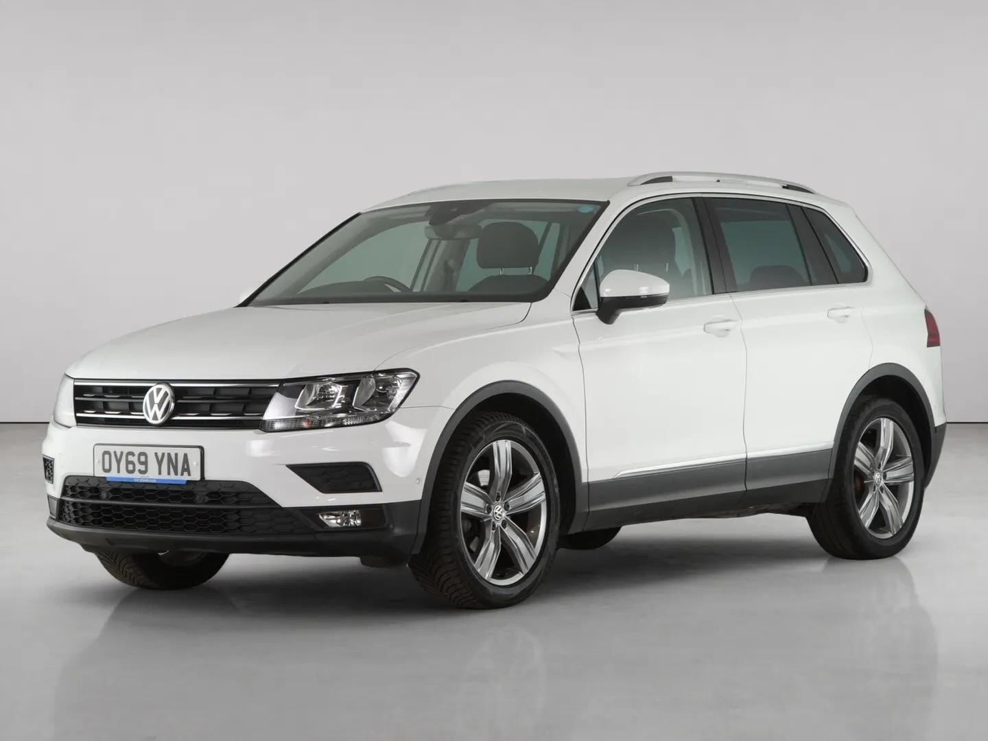 Volkswagen Tiguan view 2
