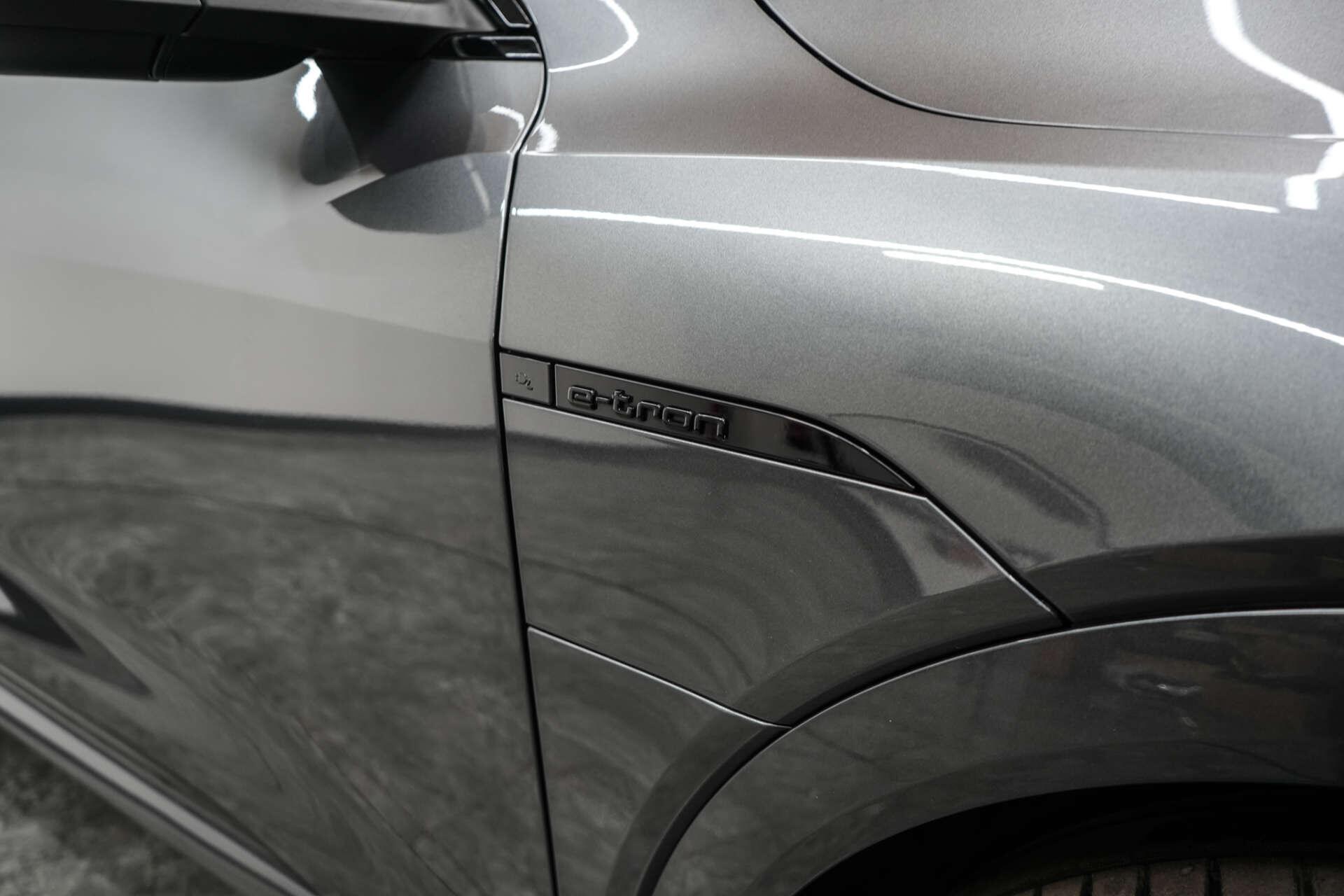 Audi Q8 E-Tron view 8