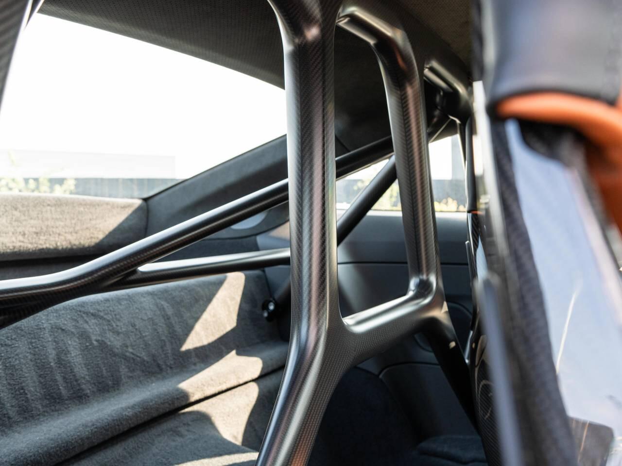 Porsche 911 view 31