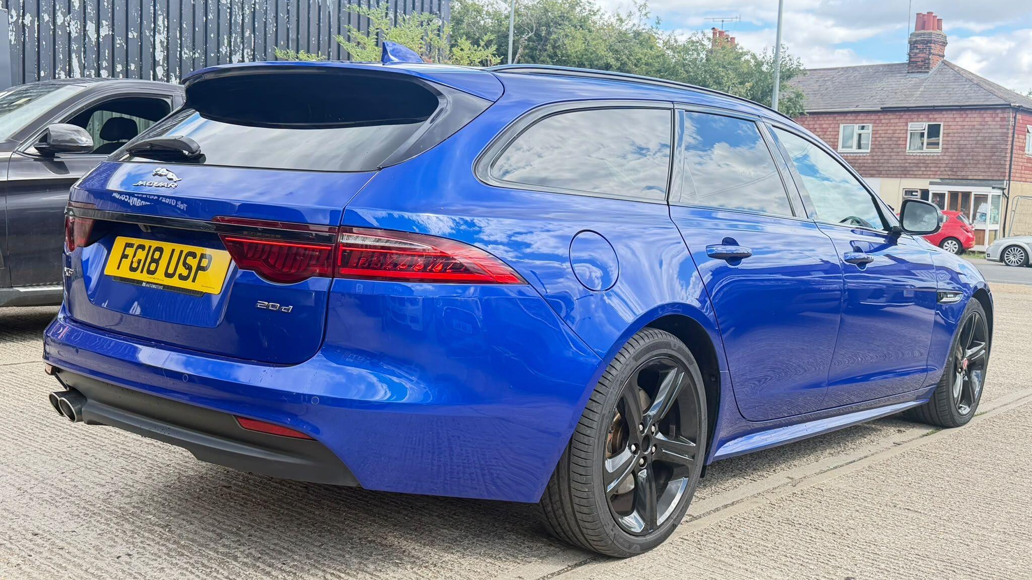 Jaguar XF view 3