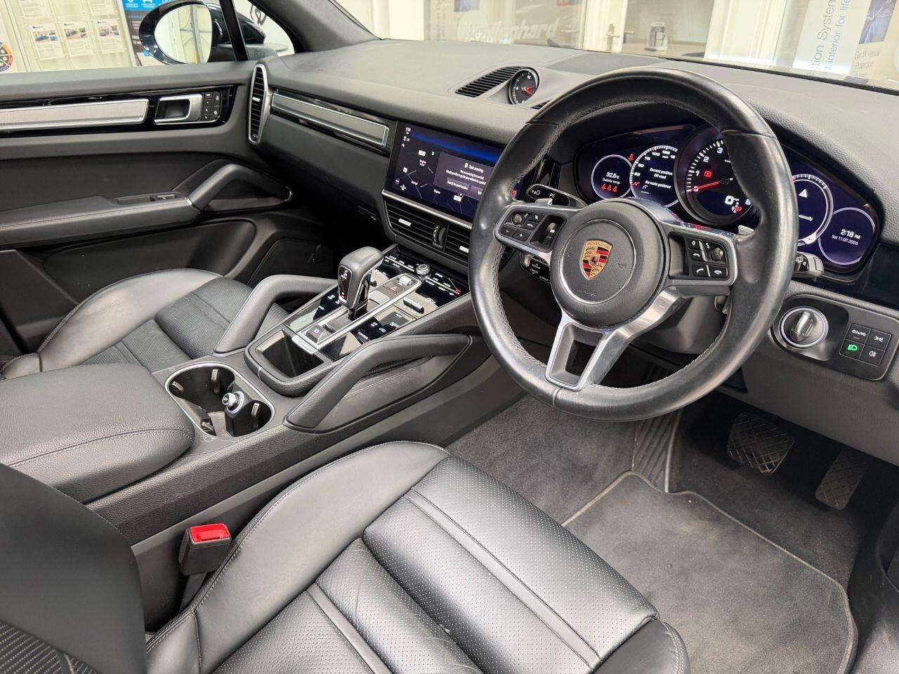Porsche Cayenne view 13