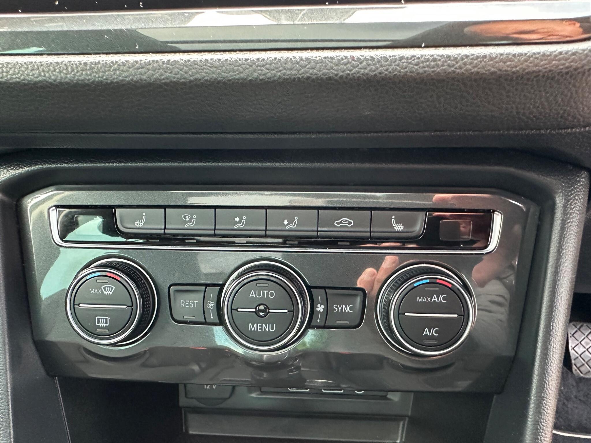 Volkswagen Tiguan view 21