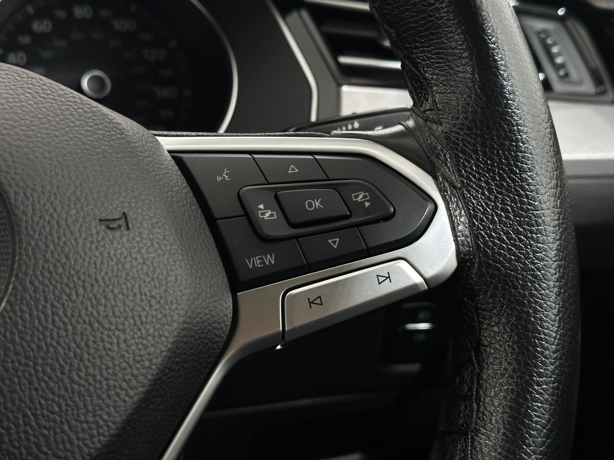Volkswagen Passat view 15