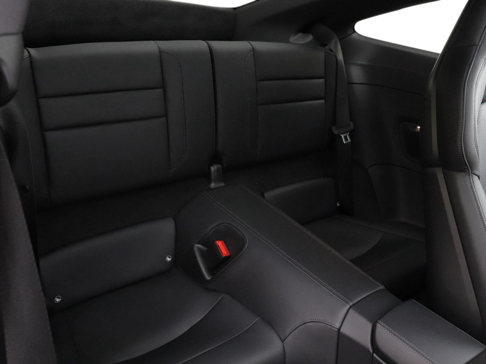 Porsche 911 view 18