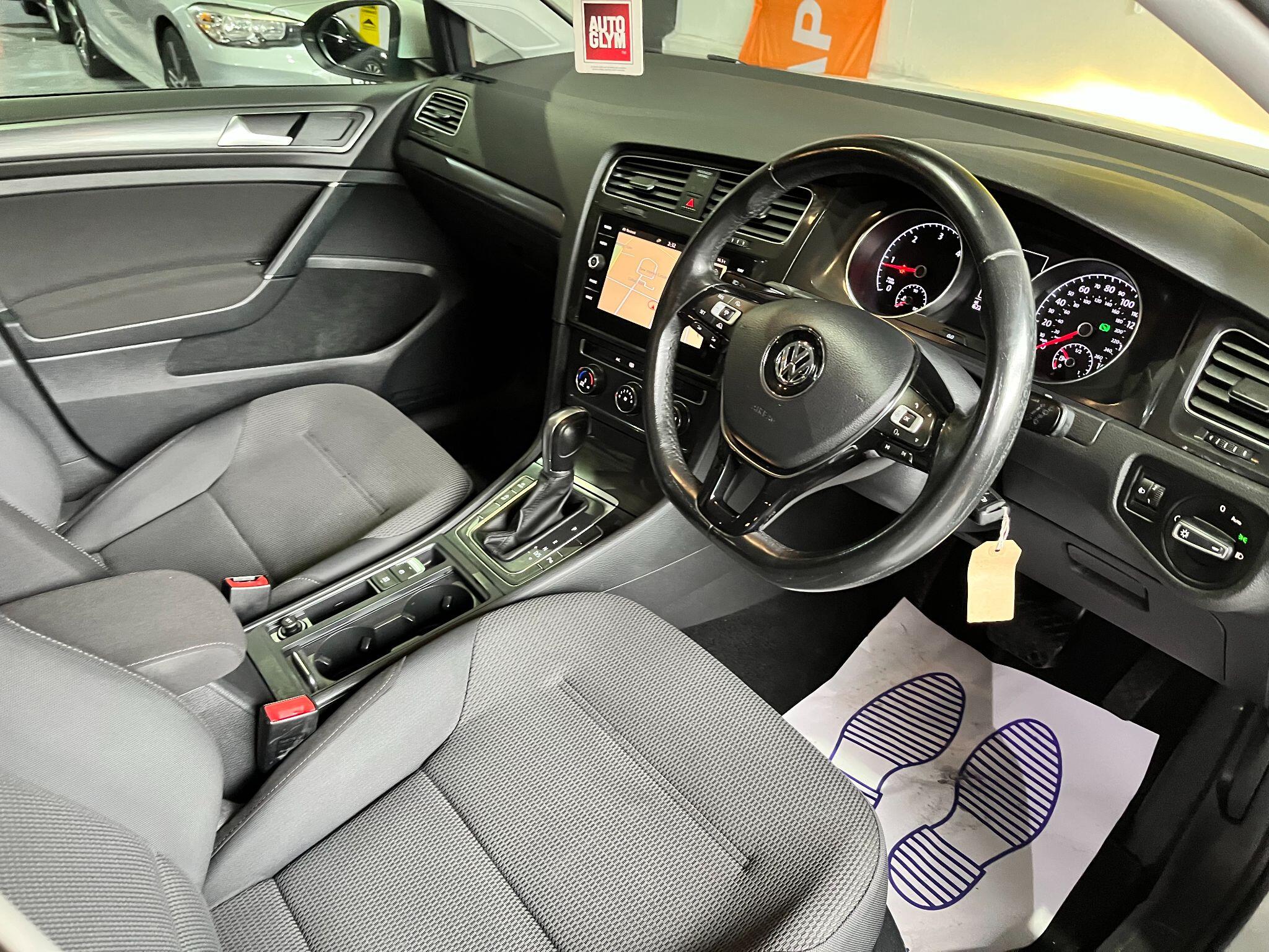 Volkswagen Golf view 24