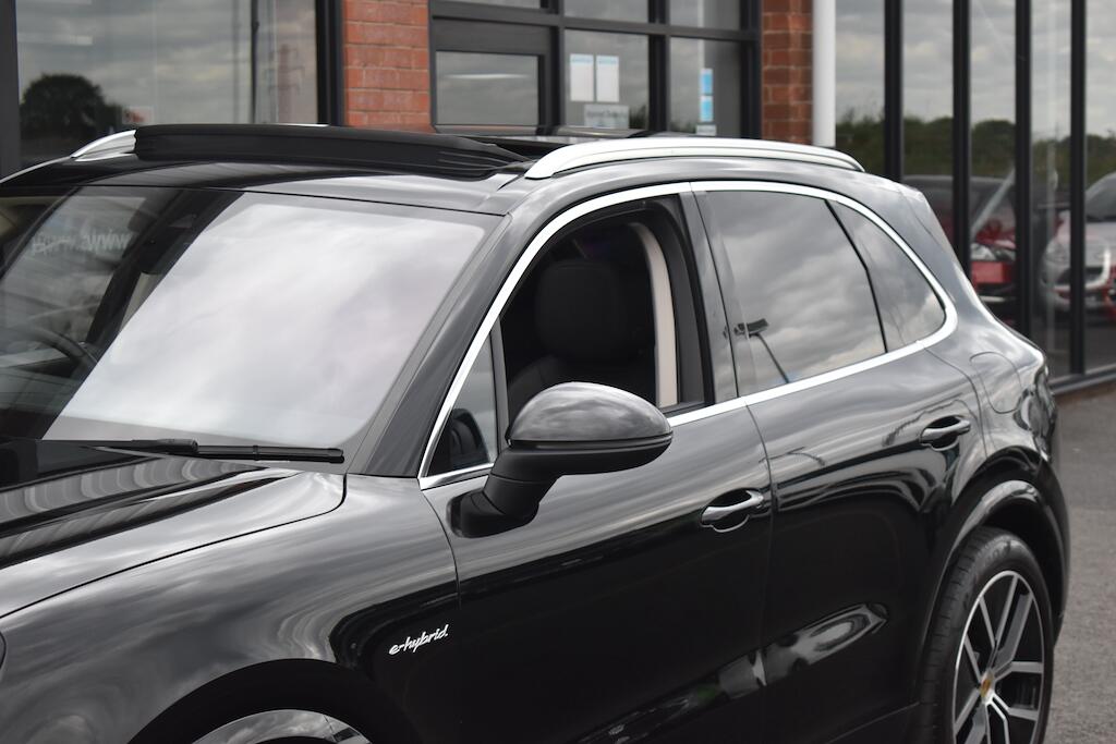 Porsche Cayenne view 26