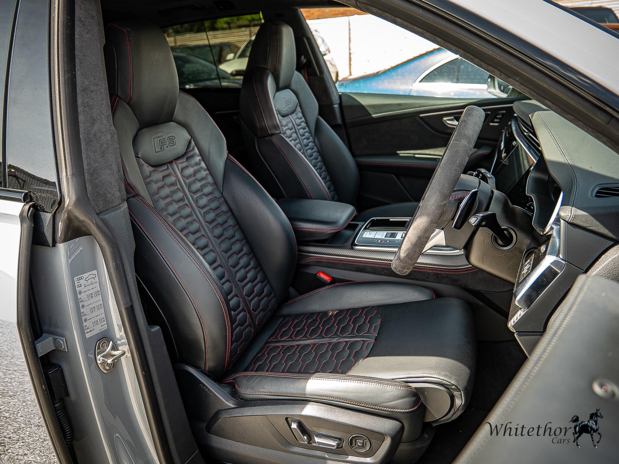 Audi RS Q8 view 7