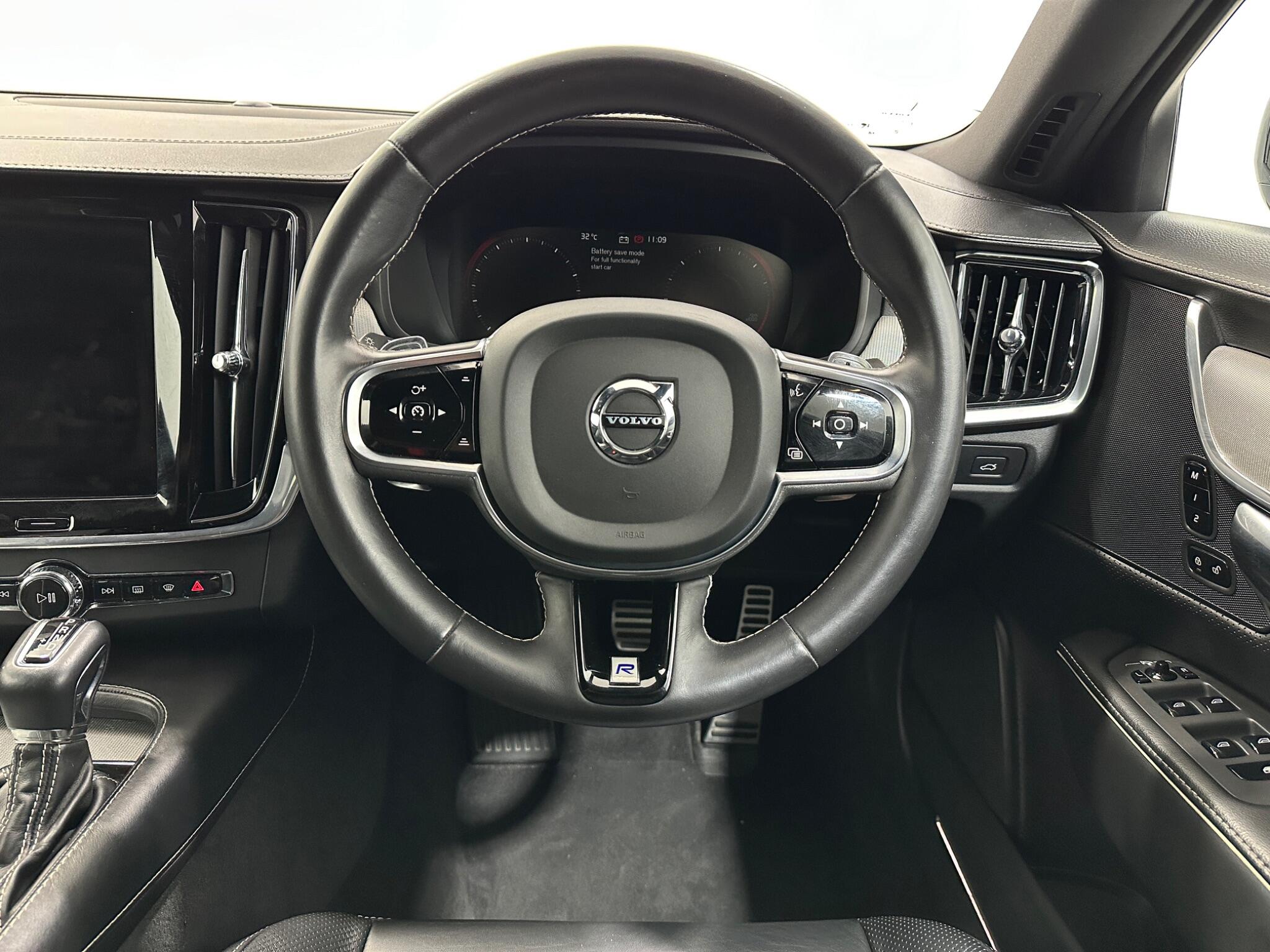 Volvo S90 view 13