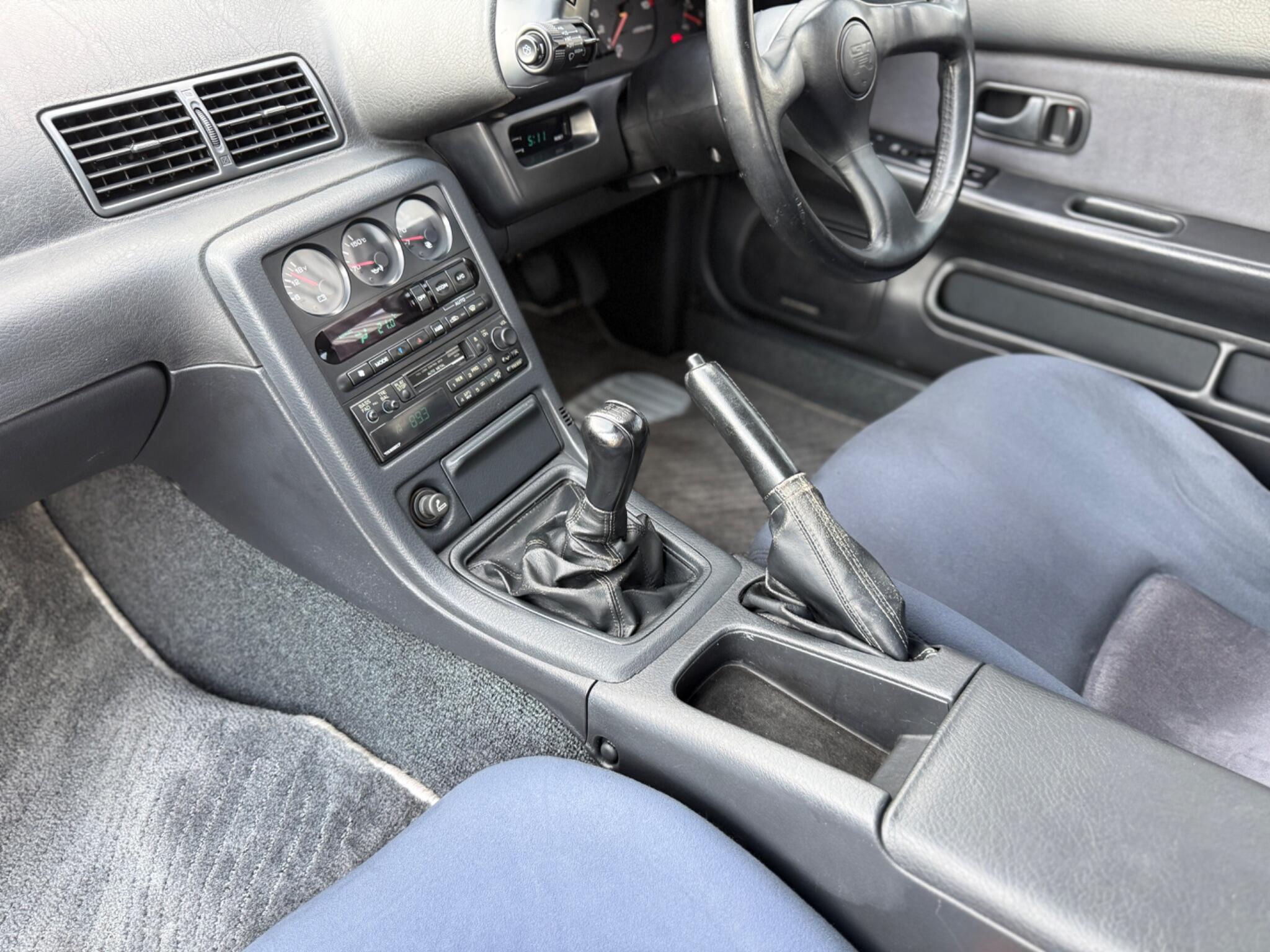 Nissan Skyline view 33
