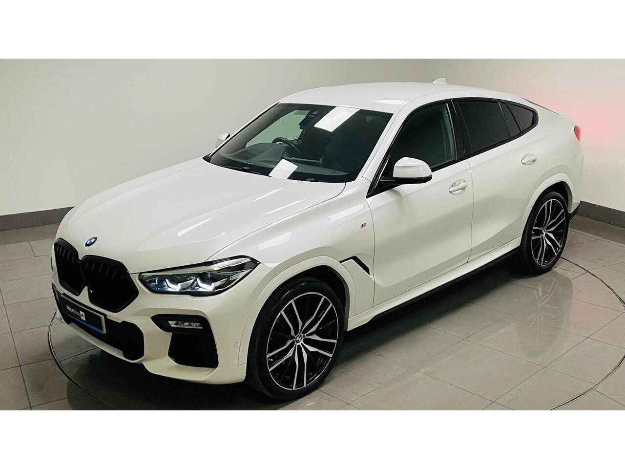 BMW X6 view 13