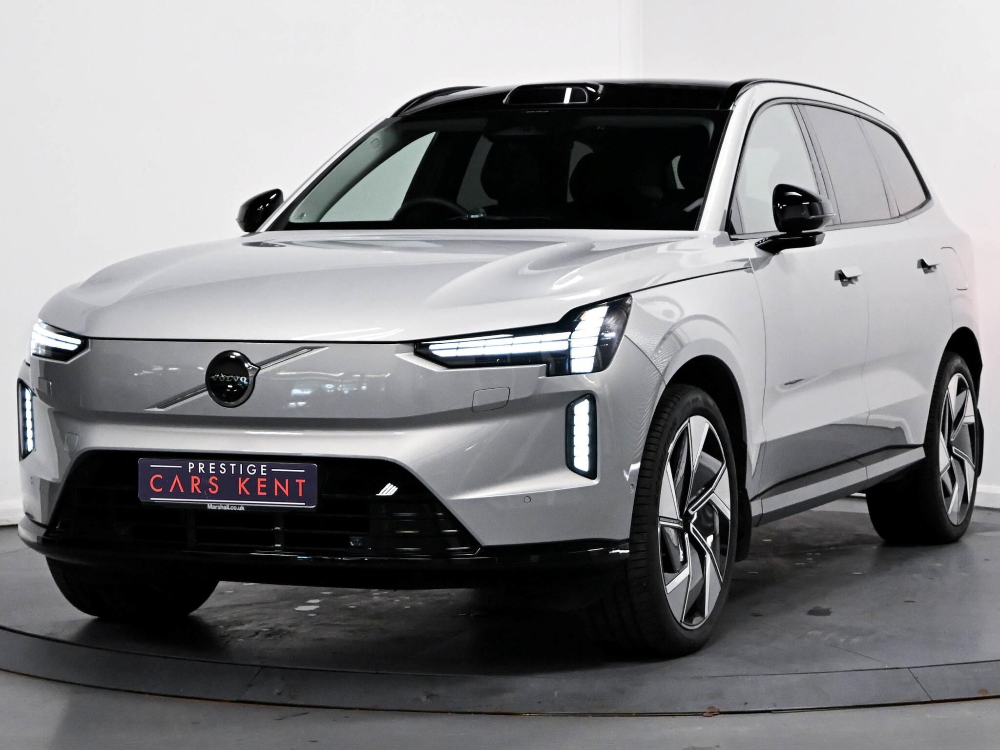 Volvo Ex90 view 6