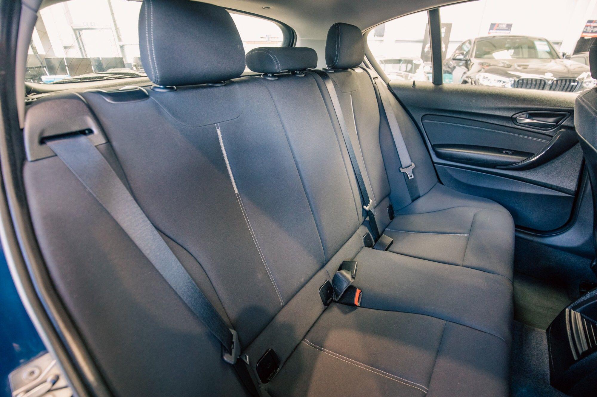 BMW 1 Series view 8