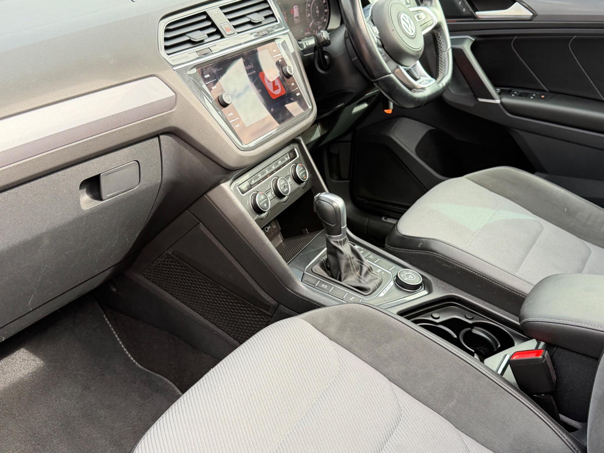 Volkswagen Tiguan view 8