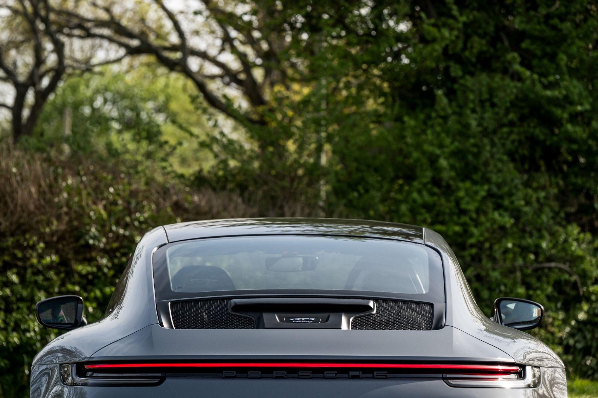 Porsche 911 view 48