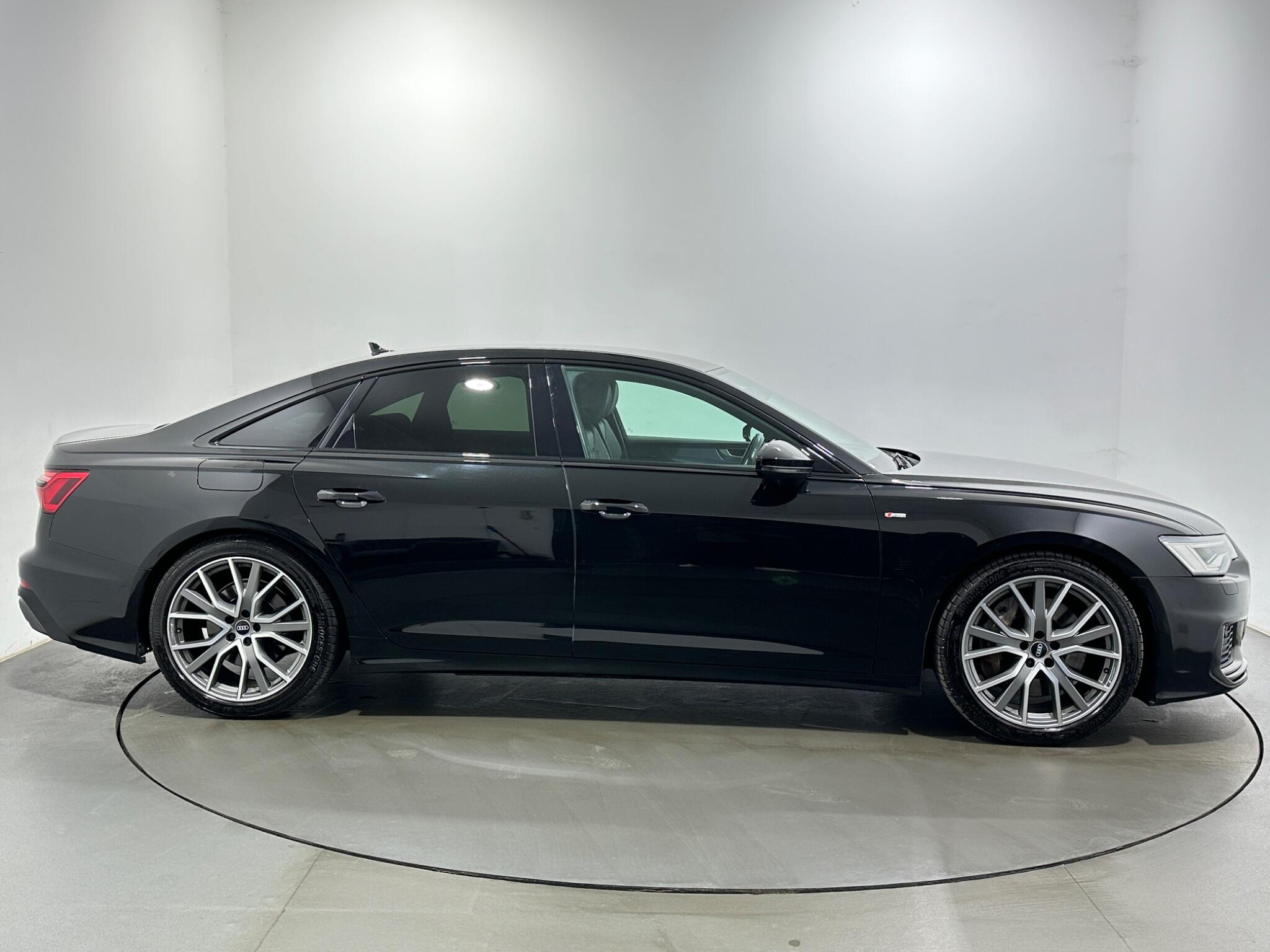 Audi A6 Saloon view 9