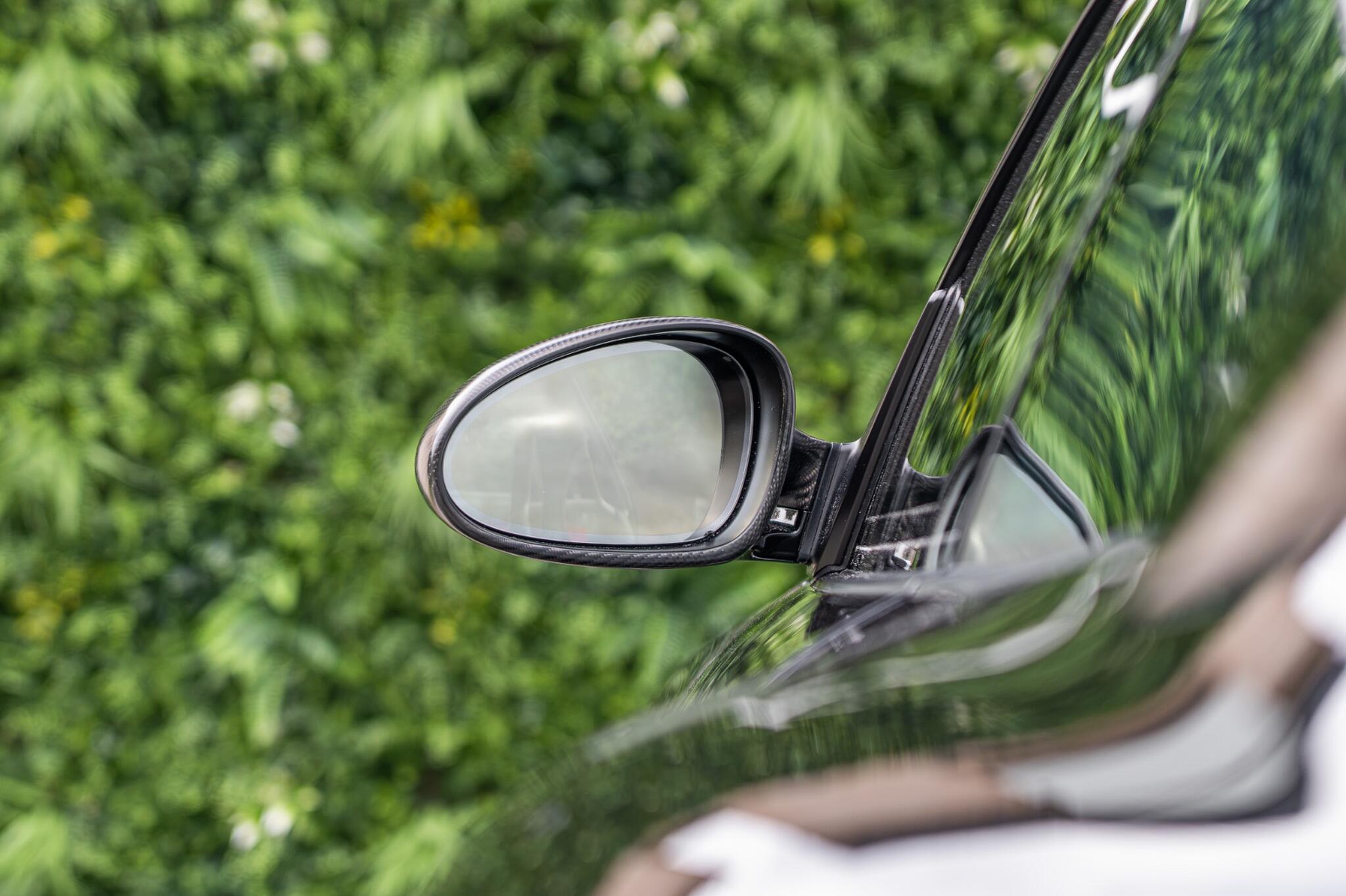 Porsche 911 view 21