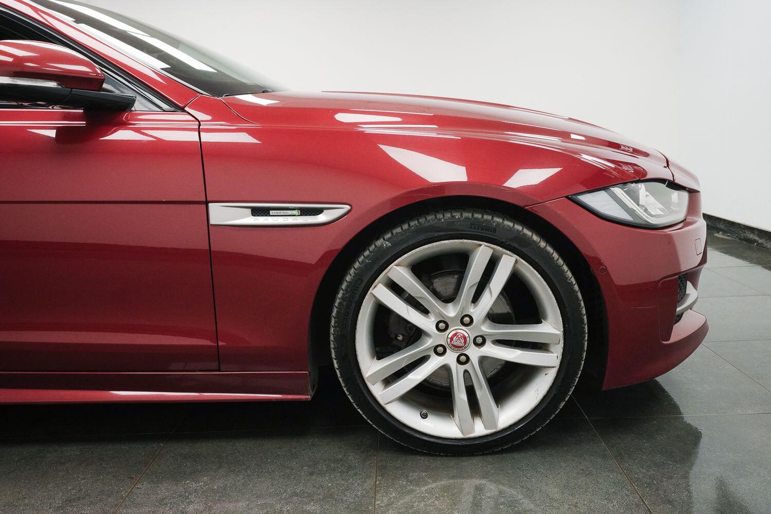 Jaguar Xe view 5