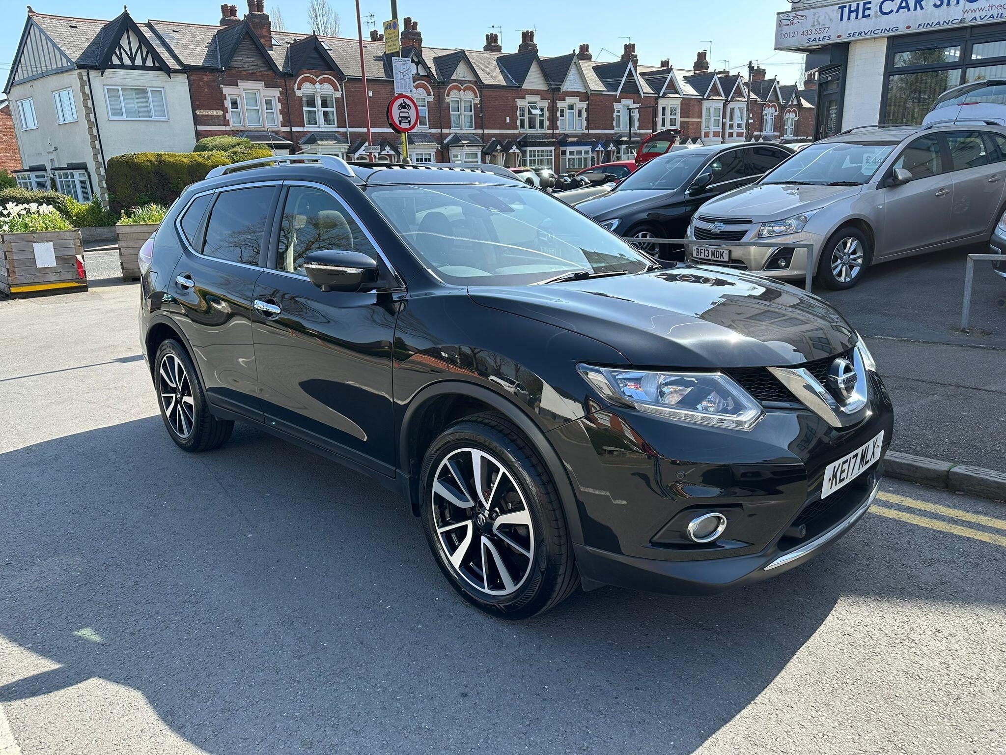 Nissan X-Trail view 3
