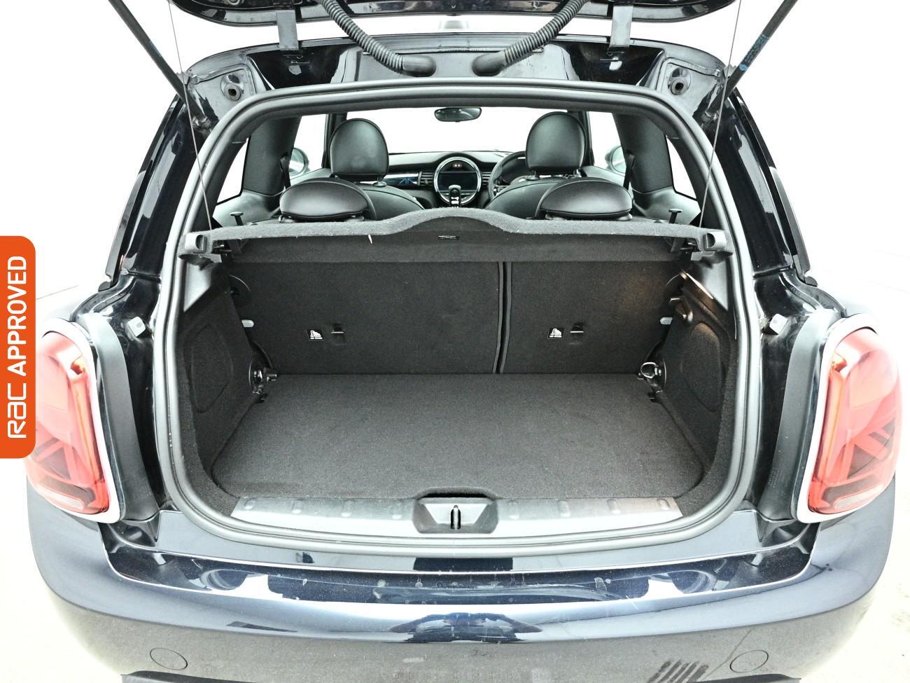 Mini Hatch view 28