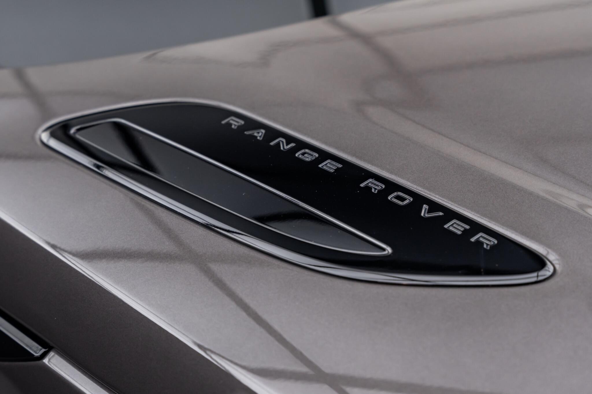 Land Rover Range Rover Velar view 28