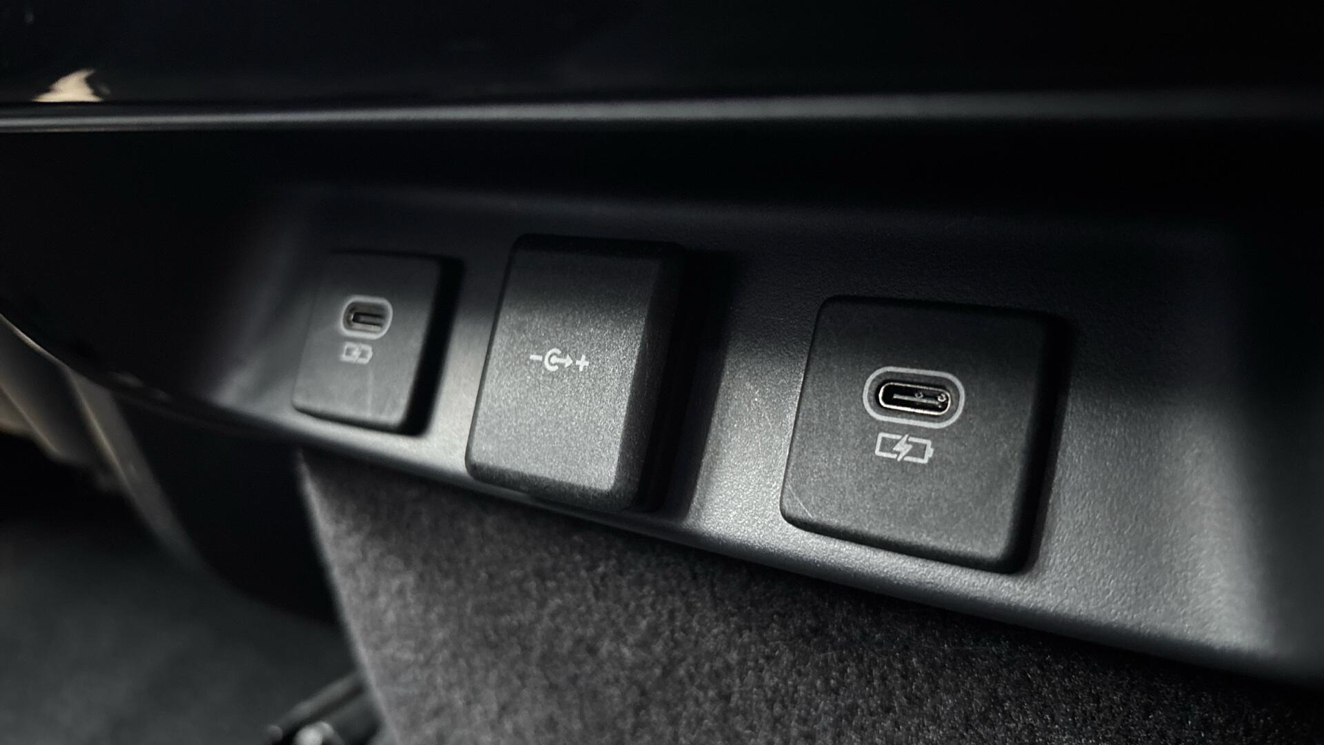 Land Rover Range Rover Sport view 28
