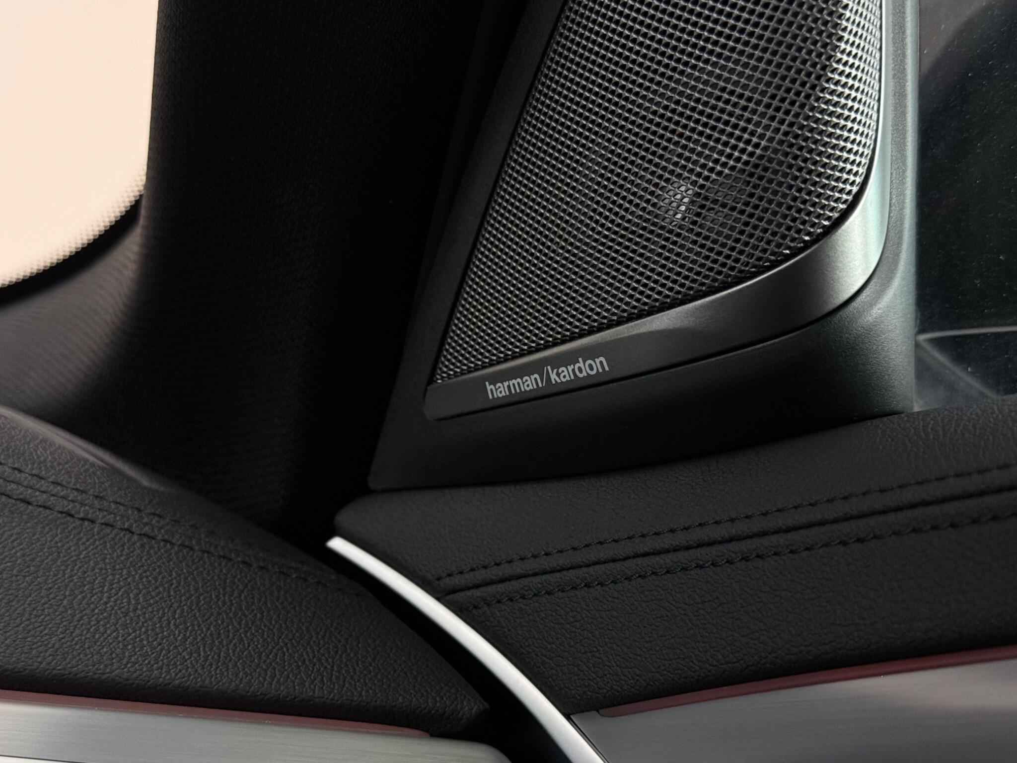 BMW 5 Series view 18