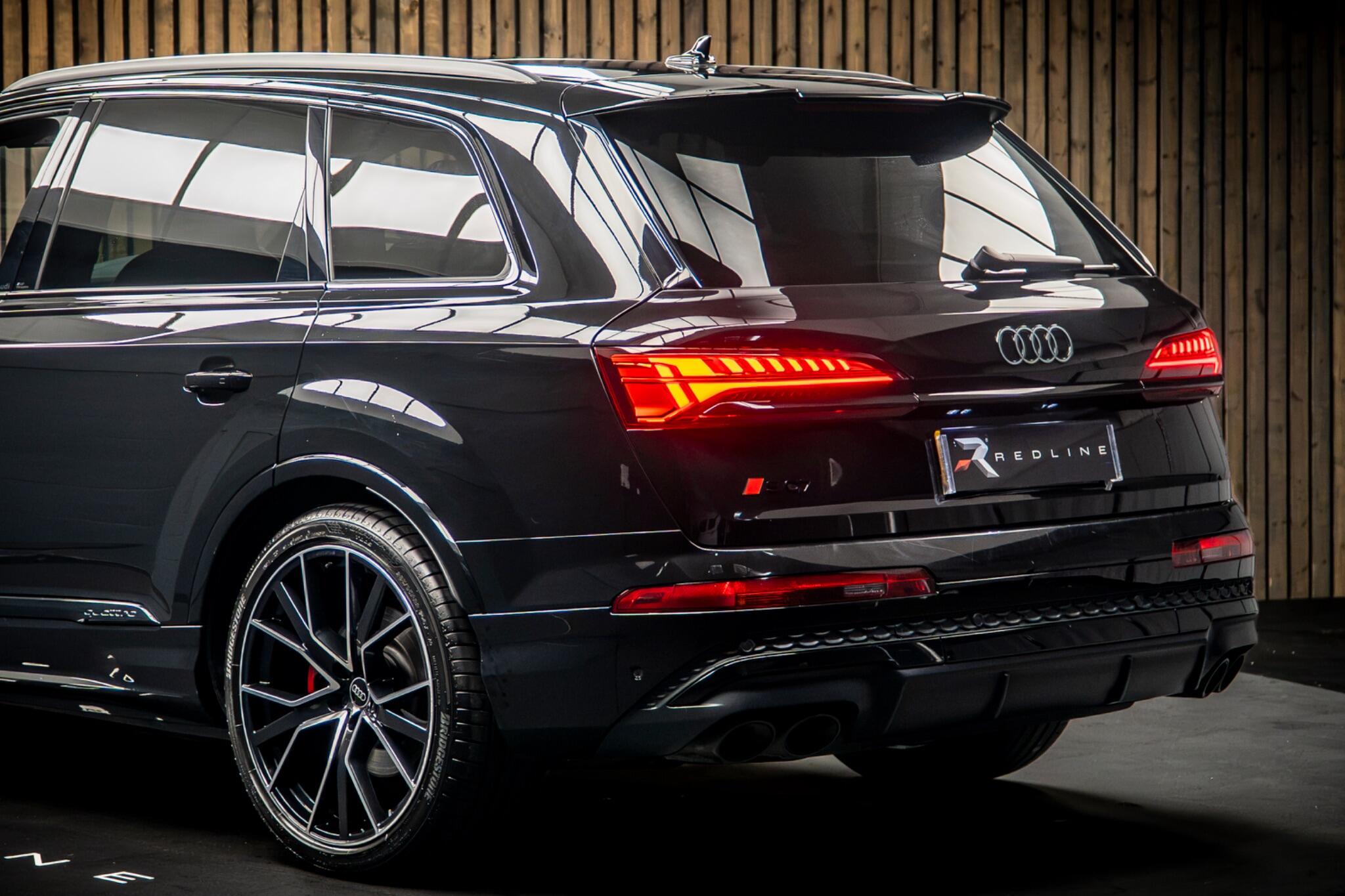 Audi SQ7 view 18