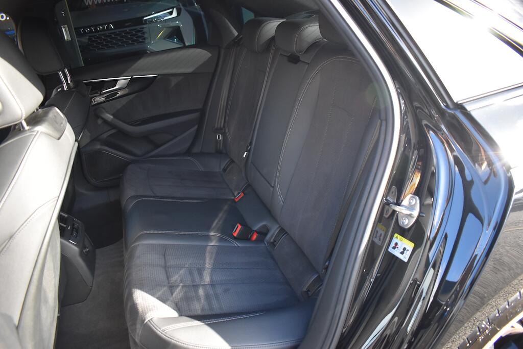 Audi A4 view 13