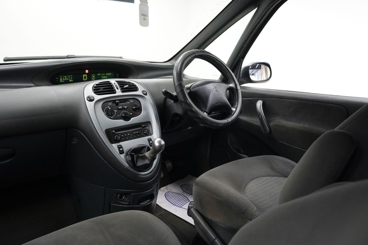 Citroen Xsara Picasso view 18