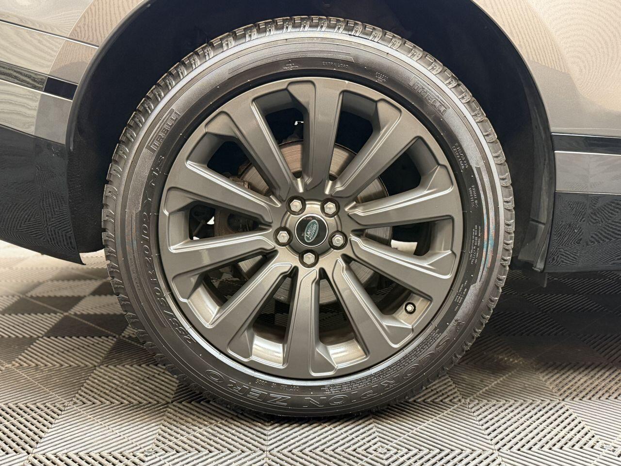 Land Rover Range Rover Velar view 10